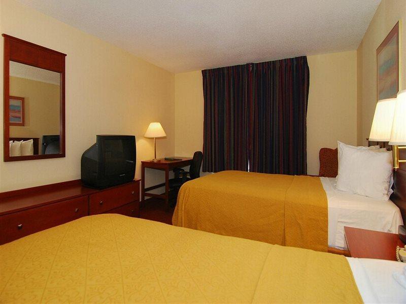 Baymont By Wyndham Indianapolis East Hotel Eksteriør billede