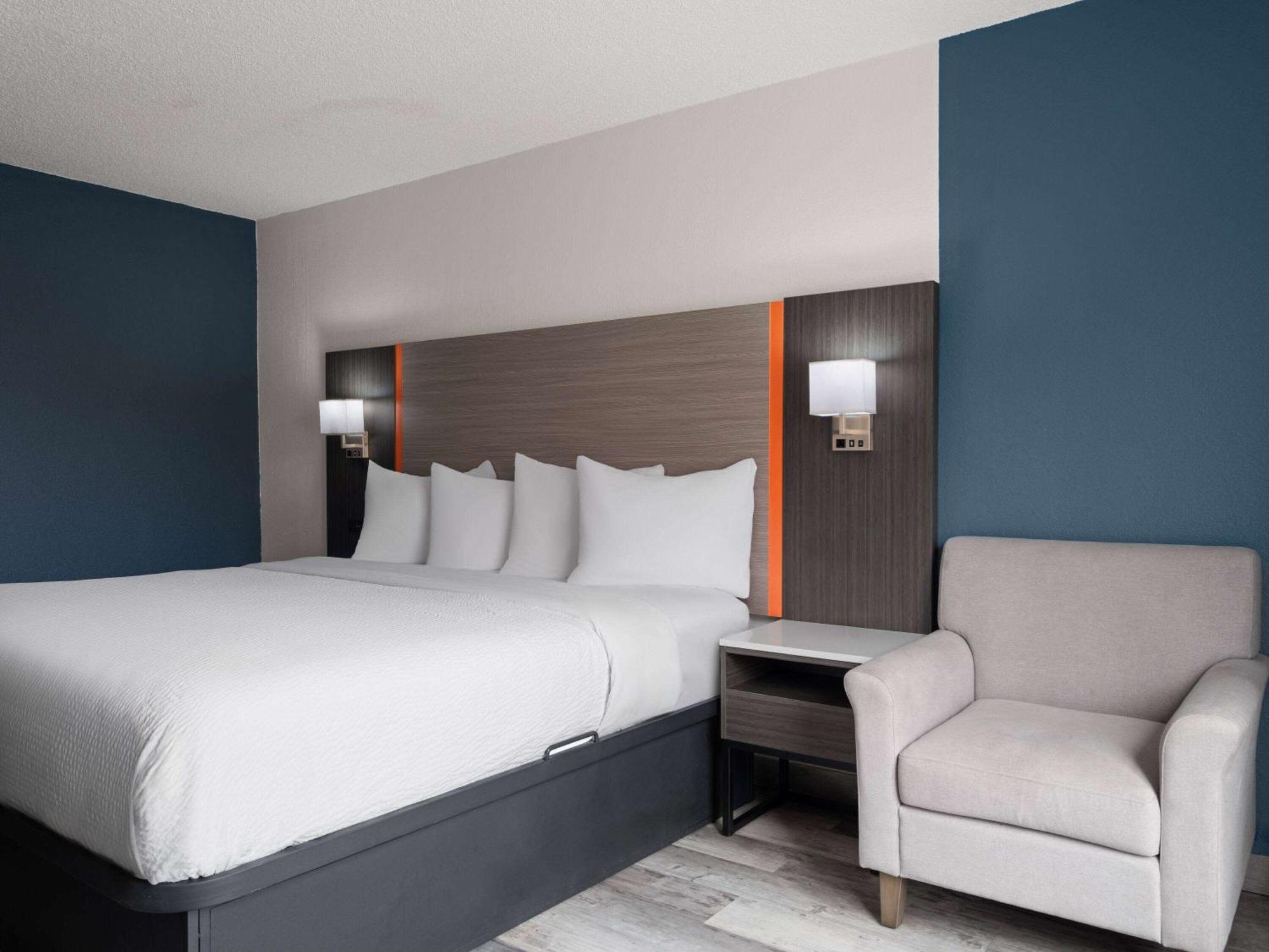Baymont By Wyndham Indianapolis East Hotel Eksteriør billede