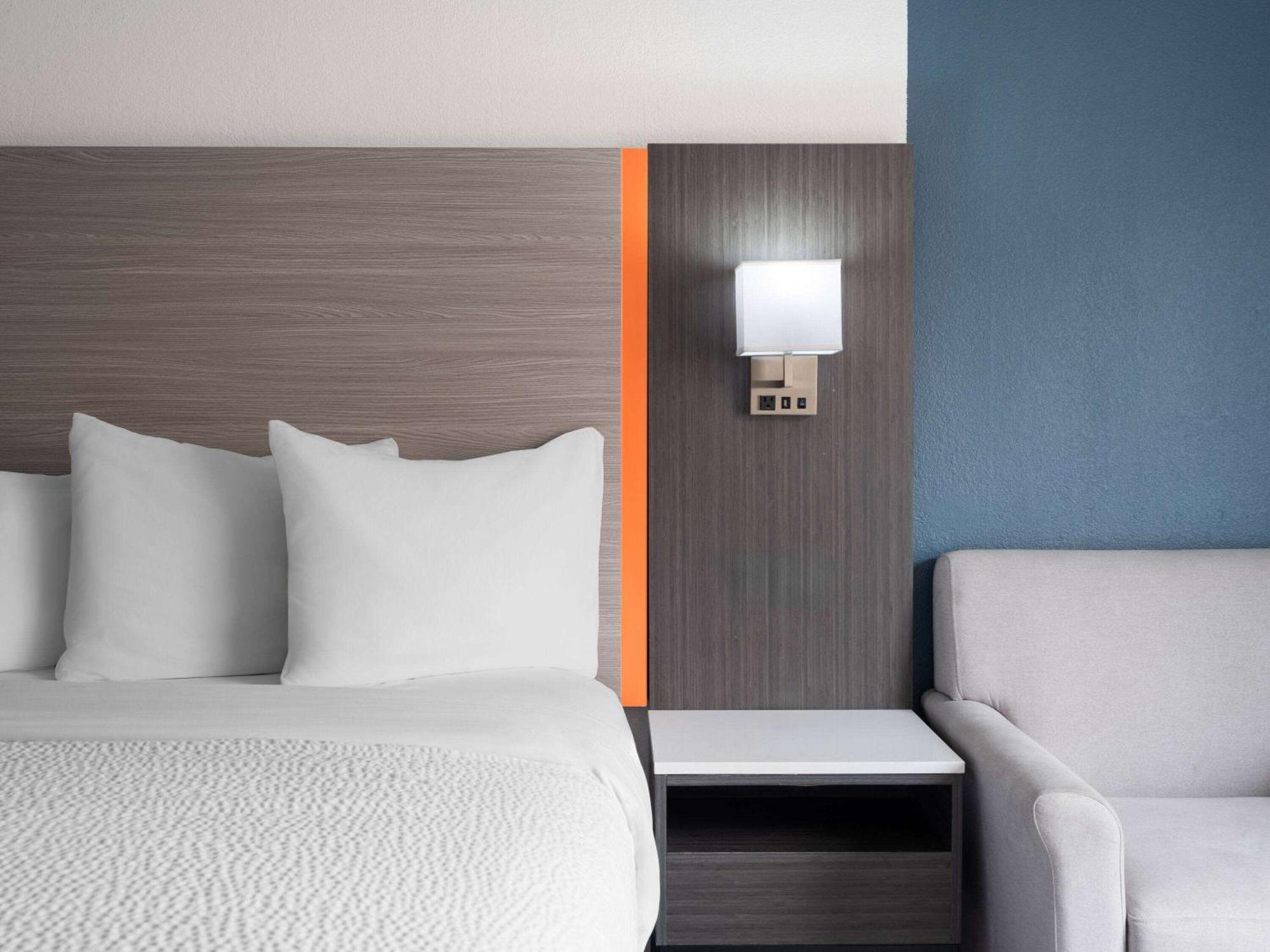 Baymont By Wyndham Indianapolis East Hotel Eksteriør billede
