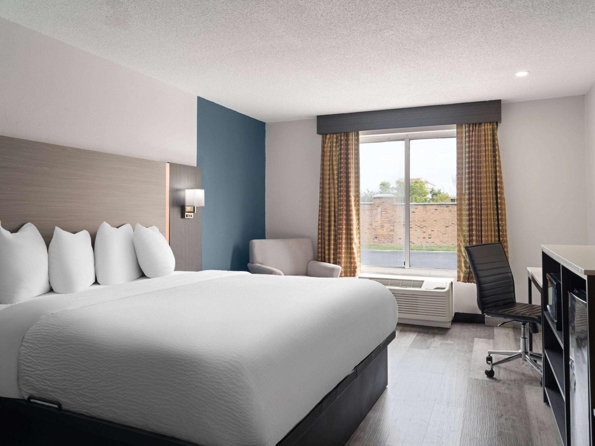 Baymont By Wyndham Indianapolis East Hotel Eksteriør billede
