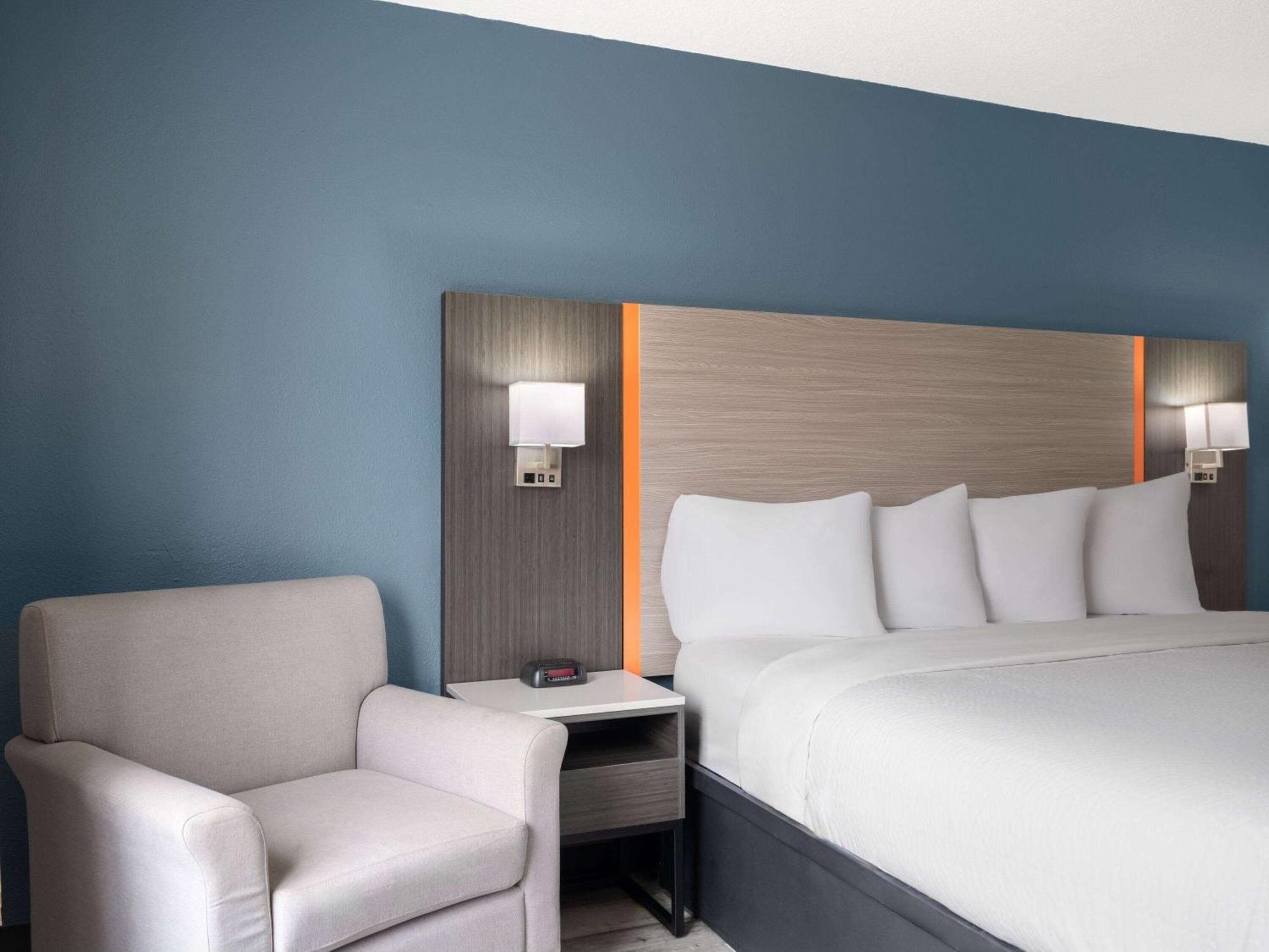 Baymont By Wyndham Indianapolis East Hotel Eksteriør billede