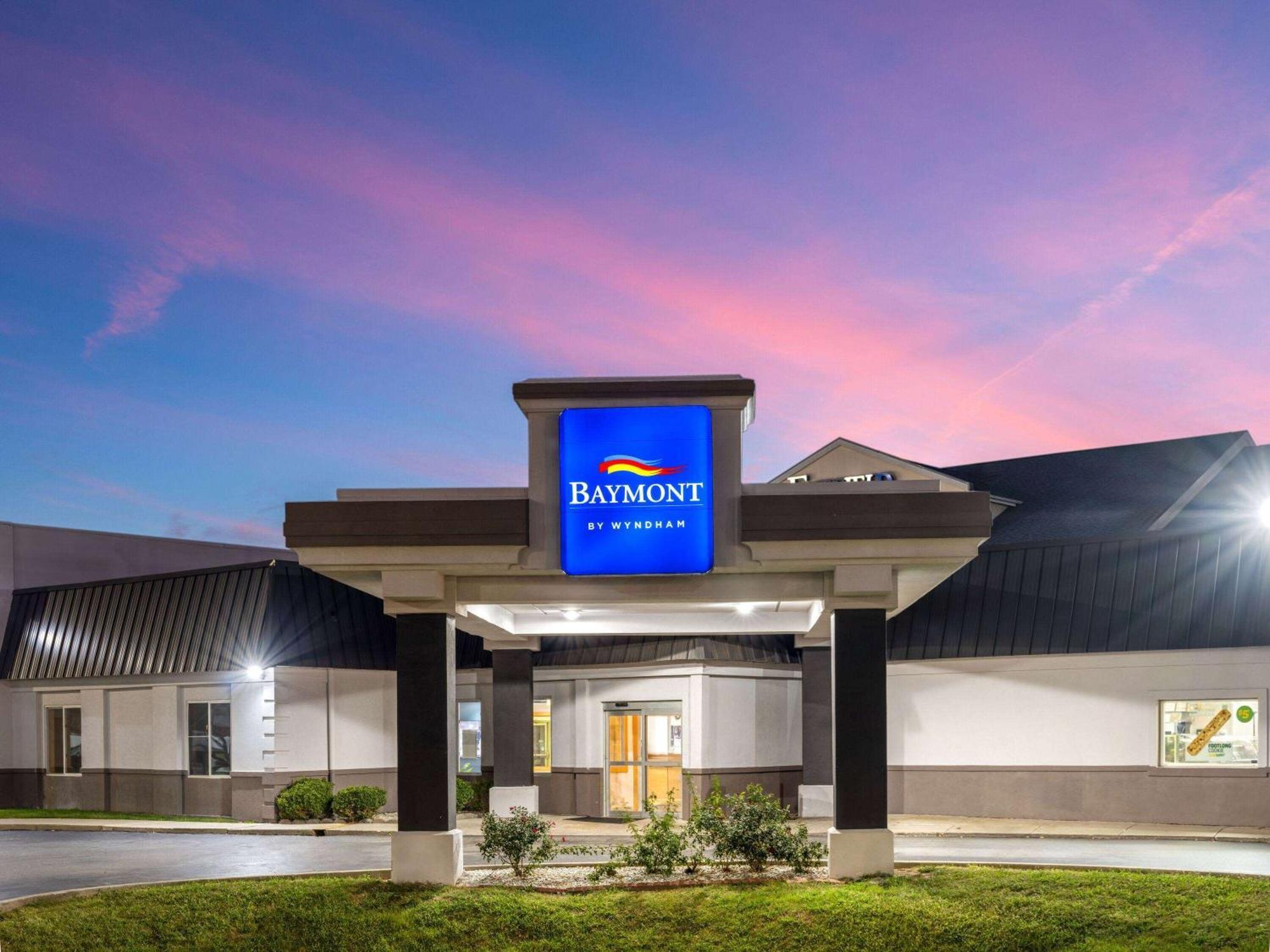 Baymont By Wyndham Indianapolis East Hotel Eksteriør billede